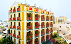 Phố cổ Hội An thưa vắng bất thường