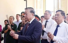 Tổng Bí thư Tô Lâm dâng hương tưởng niệm Bác Hồ tại nơi Người viết Tuyên ngôn Độc lập