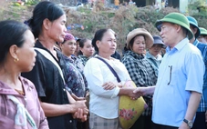 Phó thủ tướng Hồ Đức Phớc: Không để người dân vùng lũ đứt bữa, thiếu chỗ ở
