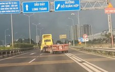 Cảnh sát giao thông TP.HCM làm việc với tài xế xe đầu kéo đánh võng trên cao tốc TP.HCM - Long Thành