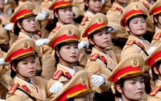 Những ‘bóng hồng thép’ rèn quân chuẩn bị diễu binh giữa tiết trời nóng đến 40 độ