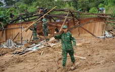 Thủ tướng yêu cầu bố trí đất, dựng lại nhà cho bà con vùng lũ trong tháng 9 này