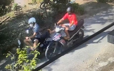 Cướp xe điện của học sinh rồi tông xe vào công an khi bị truy đuổi