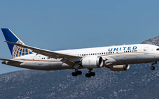 Máy bay Boeing của United Airlines quay đầu vì 'mất một phần cánh'