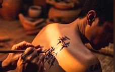 Ẩn MV Kiếp sau vẫn là người Việt Nam vẫn bị cộng đồng phản ứng vì 'không biết xin lỗi'
