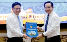 Trao quyết định phê chuẩn phó chủ tịch UBND TP.HCM cho ông Nguyễn Mạnh Cường