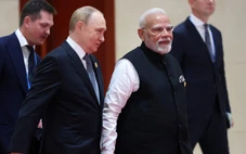 Thủ tướng Modi và Tổng thống Putin tay trong tay, cam kết 'luôn sát cánh bên nhau'