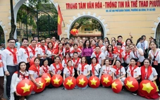 Cảm xúc vỡ òa khi kiều bào lần đầu diễu hành qua quảng trường Ba Đình lịch sử