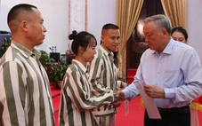 Phó thủ tướng nhắn nhủ phạm nhân đặc xá: "Hãy khép lại quá khứ tội lỗi, đừng bao giờ tái phạm"