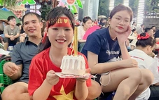 Tiệc sinh nhật đặc biệt khi chờ xem diễu binh mừng Quốc khánh 2-9