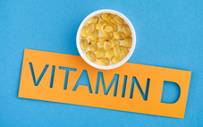 Vitamin D cần, nhưng bổ sung thế nào để tránh nguy cơ ngộ độc?