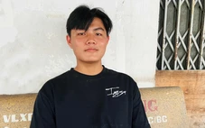 Đậu đại học, lập tức vào TP.HCM chà nhám đàn piano ở xưởng kiếm tiền