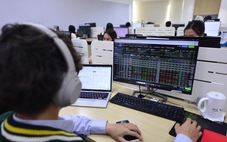 Một pha ngoạn mục, VN-Index tăng vọt cuối phiên sau khi mất 36 điểm