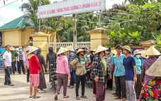 Tạm dừng sáp nhập trường sau khi phụ huynh cho con nghỉ học phản đối