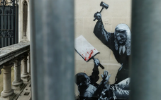 Tòa án Anh xóa bức tranh tường của Banksy, dư luận dậy sóng