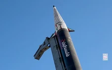 Houthi tuyên bố phóng tên lửa siêu vượt âm mang đầu đạn chùm vào lãnh thổ Israel