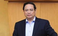 Thủ tướng: Nghiên cứu bỏ giấy phép đầu tư ra nước ngoài nhưng kiểm soát lợi dụng chuyển tiền