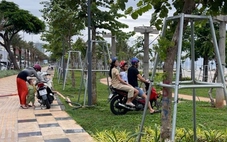 Du khách giẫm đạp bãi cỏ, đậu xe làm vỡ nát nền gạch công trình nghìn tỉ ở Vũng Tàu
