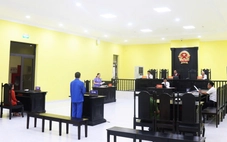 Đâm nhau qua lại chết người chỉ vì coi phim trên điện thoại mở loa ngoài gây mất ngủ