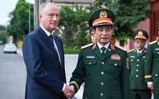 Đại tướng Phan Văn Giang hội đàm với trợ lý Tổng thống Nga Vladimir Putin
