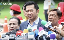 Luật sư và gia đình Shinawatra lần đầu đến nhà tù thăm ông Thaksin