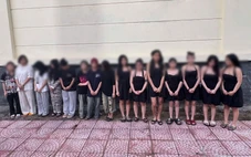 Quán karaoke rào sắt, lắp camera giám sát để bán dâm