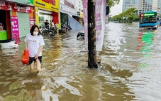 'Cắt cơn' ngập nặng ở Hà Nội