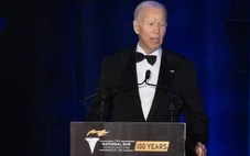 Ông Biden đối mặt áp lực tài chính và khủng hoảng di sản hậu nhiệm kỳ