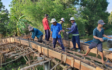 Cầu bê tông đến trường - an toàn cho học sinh mùa mưa lũ
