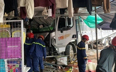 Xe tải mất lái lao vào chợ, 3 người tử vong, 7 bị thương