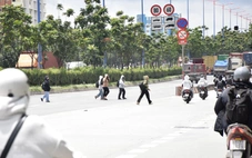 Bị xử phạt, sinh viên vẫn đi bộ băng qua đường Võ Nguyên Giáp
