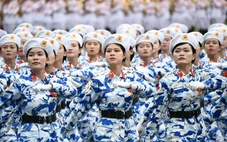 Nữ thiếu úy xứ 'hoa vàng cỏ xanh' tự hào sải bước giữa Ba Đình