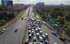 Ùn ứ kéo dài trên cao tốc, phải đóng nhiều nút giao