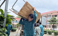 Sau chỉ đạo của Chủ tịch TP.HCM, trường học tại phường Vĩnh Tân đã có bàn ghế mới