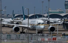 Hong Kong đóng cửa sân bay lâu kỷ lục vì siêu bão Ragasa