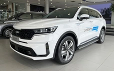 Tin tức giá xe: Kia Sorento hybrid 'dọn kho', giảm gần 400 triệu đồng so với khi mới ra mắt