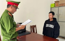 Uống say mèm rồi lao xe máy ra đường, tông chết người phụ nữ hàng xóm