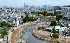 Thi công cải tạo rạch Xuyên Tâm gặp khó vì mặt bằng 'da beo'