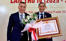 Trao tặng danh hiệu Anh hùng Lao động cho huấn luyện viên Mai Đức Chung