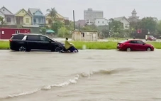 Mưa lớn trước bão Bualoi, nhiều tuyến phố ở Nghệ An ngập sâu
