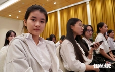 Mình đi học đại học mẹ phải bán bò, giờ có học bổng mình tự tin lên hẳn!