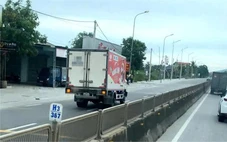 Bị người dân phản ánh, tài xế xe tải chạy ngược chiều bị phạt 19 triệu