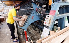 Doanh nghiệp Việt bán hàng sang Mỹ tìm cách thích ứng biến động thuế