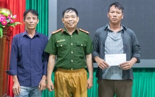 Một tiếng rưỡi nghẹt thở giải cứu 7 ngư dân trên tàu mắc cạn giữa sóng bạc đầu