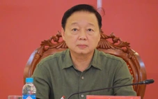 Bão quần thảo suốt 12 giờ, chưa thống kê được thiệt hại do mất điện, gián đoạn thông tin liên lạc