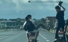 6 thanh niên đi xe lạng lách, dùng chân và mũ bảo hiểm 'chọi' nhau trên quốc lộ 1
