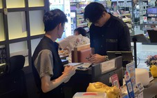 Phục vụ có nhiệt tình hay không phụ thuộc vào tiền tip của khách?