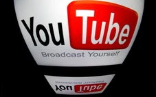 YouTube trả hơn 24 triệu USD dàn xếp vụ kiện khóa tài khoản ông Trump