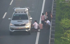 Dừng xe giữa cao tốc để thay lốp, tài xế bị phạt 13 triệu đồng