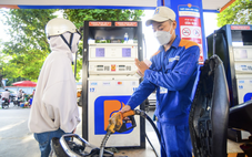 Giá xăng dầu đồng loạt tăng, RON95 cán mốc 20.439 đồng/lít